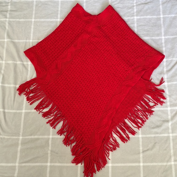 Women Red Shawl Poncho S-M Knitted Sweater Pullover with Fringe Soft Pullover - Picture 7 of 15